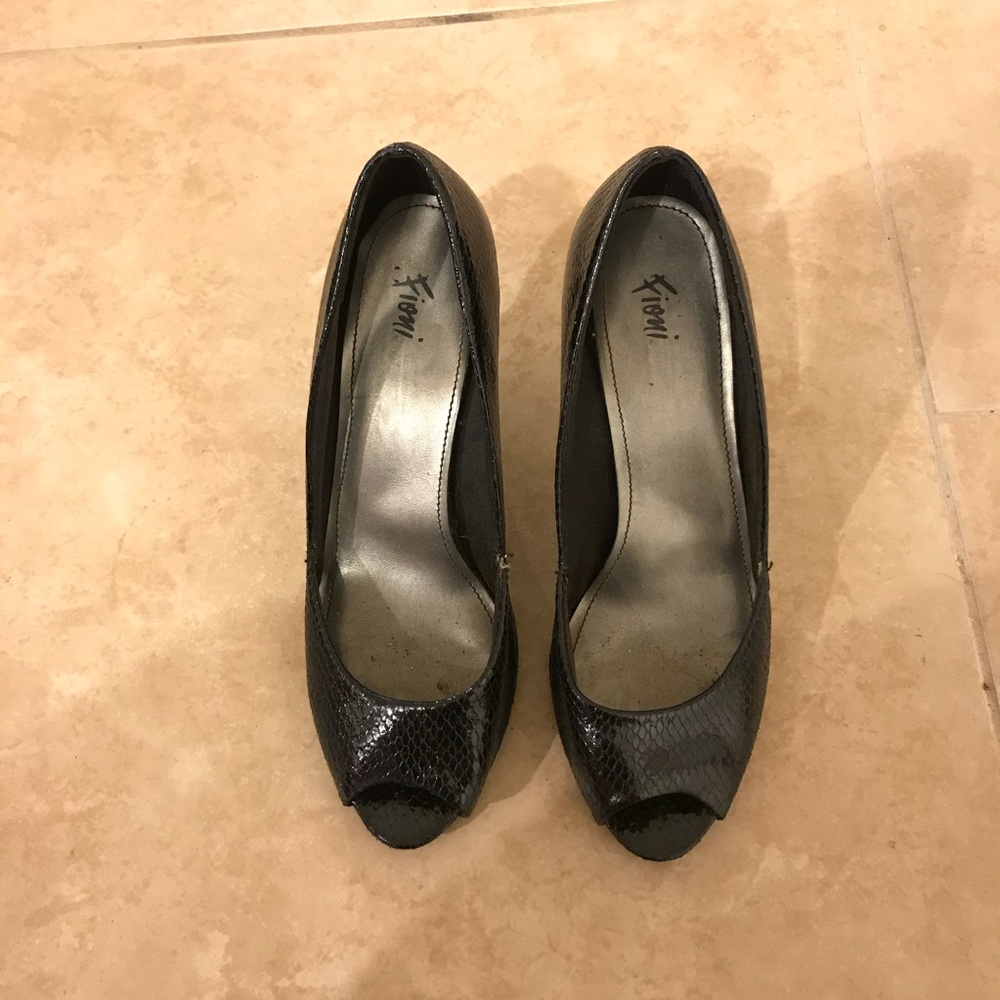 Fioni Black Snackskin Peep Toe Heels